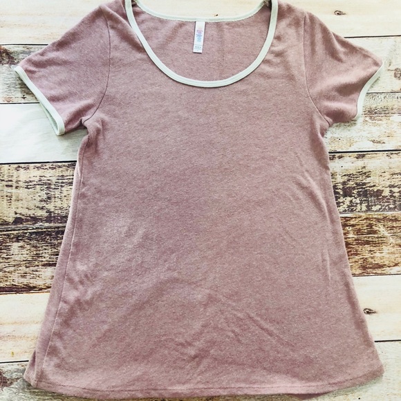 LuLaRoe Tops - 🎈Lularoe Rose blush pink classic t size M